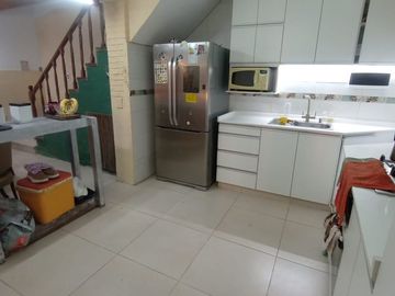 VENTA CASA EN 2 PLANTAS C/COCHERA FLORESTA NORTE