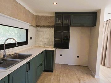 VENTA CASA 5 AMBIENTES  A ESTRENAR  COLINA ALEGRE