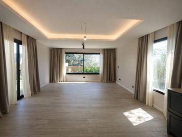 VENTA CASA 5 AMBIENTES  A ESTRENAR  COLINA ALEGRE