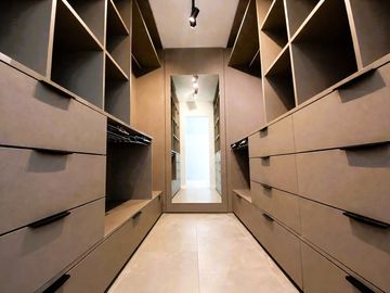 VENTA CASA 5 AMBIENTES  A ESTRENAR  COLINA ALEGRE