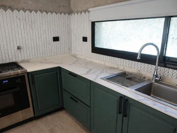VENTA CASA 5 AMBIENTES  A ESTRENAR  COLINA ALEGRE