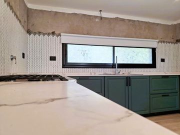 VENTA CASA 5 AMBIENTES  A ESTRENAR  COLINA ALEGRE