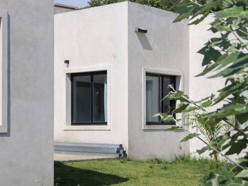VENTA CASA 5 AMBIENTES  A ESTRENAR  COLINA ALEGRE