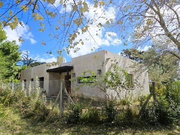 VENTA CASA 5 AMBIENTES  A ESTRENAR  COLINA ALEGRE