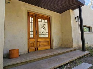 VENTA CASA 5 AMBIENTES  A ESTRENAR  COLINA ALEGRE