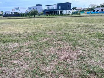 LOTE EN VENTA EN BARRIO SANTA LUCIA PILAR DEL ESTE