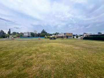 LOTE EN VENTA EN BARRIO SANTA LUCIA PILAR DEL ESTE