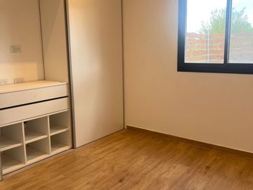 VENTA CASA 5 AMBIENTES STA ELENA PILAR DEL ESTE