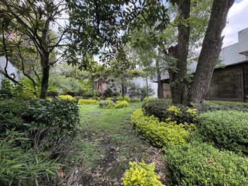 CASA EN ESQUINA EN VENTA - EN UNA PLANTA - LOMAS VIRREYES - UBICACION PRIVILEGIADA
