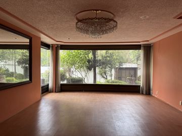 CASA EN ESQUINA EN VENTA - EN UNA PLANTA - LOMAS VIRREYES - UBICACION PRIVILEGIADA