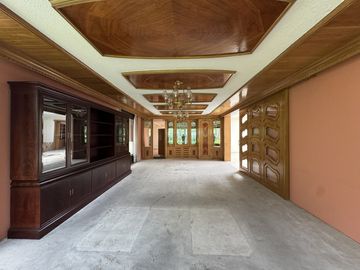 CASA EN ESQUINA EN VENTA - EN UNA PLANTA - LOMAS VIRREYES - UBICACION PRIVILEGIADA