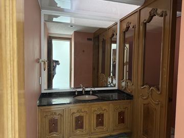 CASA EN ESQUINA EN VENTA - EN UNA PLANTA - LOMAS VIRREYES - UBICACION PRIVILEGIADA