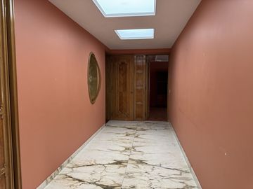 CASA EN ESQUINA EN VENTA - EN UNA PLANTA - LOMAS VIRREYES - UBICACION PRIVILEGIADA