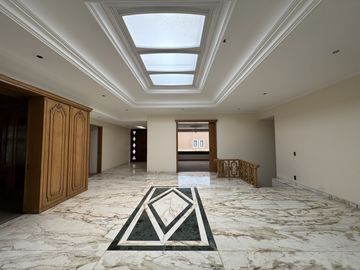 CASA EN ESQUINA EN VENTA - EN UNA PLANTA - LOMAS VIRREYES - UBICACION PRIVILEGIADA