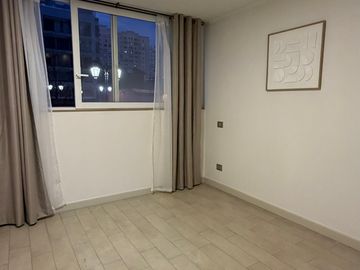 2 DOR  Y 2 BAÑOS  MAS BODEGA METRO SANTA LUCIA FULL AMOBLADO