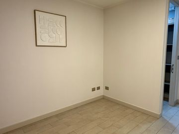 2 DOR  Y 2 BAÑOS  MAS BODEGA METRO SANTA LUCIA FULL AMOBLADO