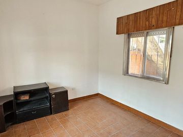 VENTA CASA 3 AMBIENTES C/LUGAR COMERCIAL JL SUAREZ
