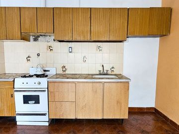 VENTA CASA 3 AMBIENTES C/LUGAR COMERCIAL JL SUAREZ