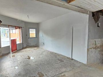 VENTA CASA 3 AMBIENTES C/LUGAR COMERCIAL JL SUAREZ