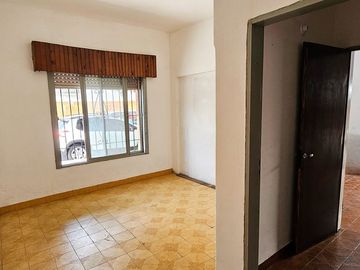 VENTA CASA 3 AMBIENTES C/LUGAR COMERCIAL JL SUAREZ