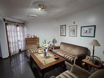 CASA EN VENTA O ALQUILER VIVIENDA Y O COMERCIAL