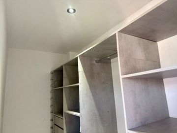 VENTA CASA 8 AMBIENTES LAGOS DE SAN ELISEO
