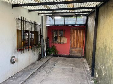 VENTA CASA + LOCAL GENERAL RODRIGUEZ CENTRO