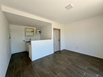 ALQUILER MONOAMBIENTE CON BALCÓN VILLA LURO