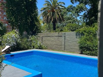 Casa venta Lujan centro jardin parrilla local