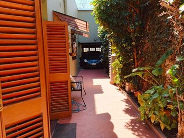 Casa venta Lujan centro jardin parrilla local