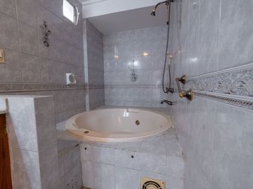 VENTA DPTO. 4 DORMITORIOS. ZONA CENTRO. CREDITO