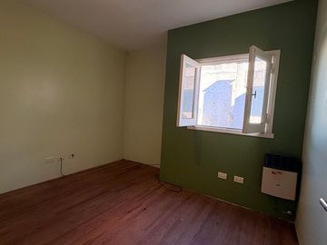 CASA EN VENTA 4 DORMITORIOS COCHERA ABASTO