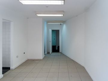 ALQUILER DE OFICINA CON TESORO EN EL SUBSUELO
