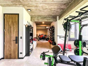 VENTA CASA A LA LAGUNA EN CHACRAS DE LA RESERVA