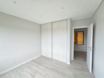 CASA 5 AMBIENTES EN VENTA HUDSON SEBASTIAN GABOTO