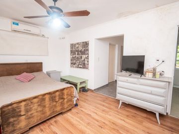 VENTA CASA CON AMPLIO TERRENO, PILETA Y GALPÓN