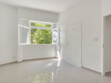 Casa edificio en block 20 u venta Pque Chacabuco