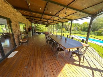 VENTA CASA HUDSON VILLAGE DEL PARQUE CON PILETA