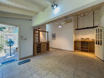 CASAS EN VENTA EN GONNET PARQUE Y PILETA
