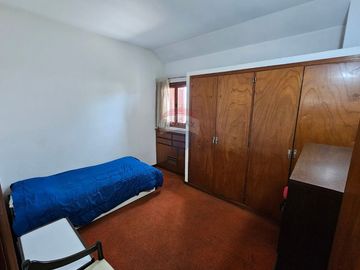 VENTA CASA DE 4 AMB. CON JARDÍN, QUINCHO Y PILETA