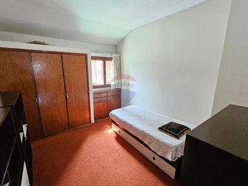 VENTA CASA DE 4 AMB. CON JARDÍN, QUINCHO Y PILETA
