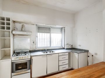 Venta casa de 5 amb 2 cocheras, terraza, parrilla