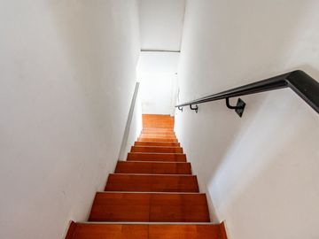 Venta casa de 5 amb 2 cocheras, terraza, parrilla