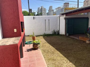 VENDE CASA 3 DORM. EN OBSERVATORIO