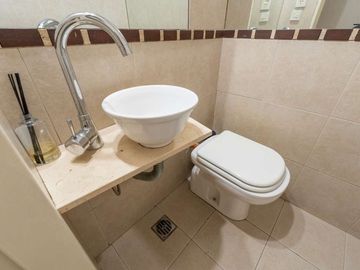 VENTA HERMOSO DEPARTAMENTO 4 AMB. RECICLADO