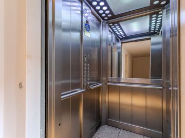 VENTA MONOAMBIENTE CON COCHERA Y PARRILLA AV BOEDO
