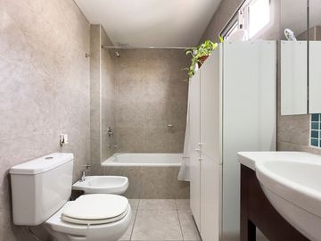 VENTA MONOAMBIENTE CON BALCON EN BALVANERA
