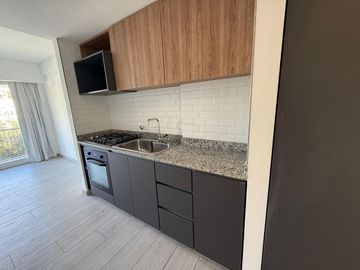 VENTA 2 AMBIENTES CON COCHERA OLIVOS