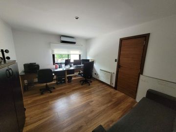 VENTA CASA 6 AMB SAUNA JACUZZI PILETA PERMUTA