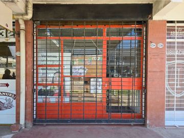 VENTA LOCAL AL FRENTE+ LOCAL LATERAL V. TESEI